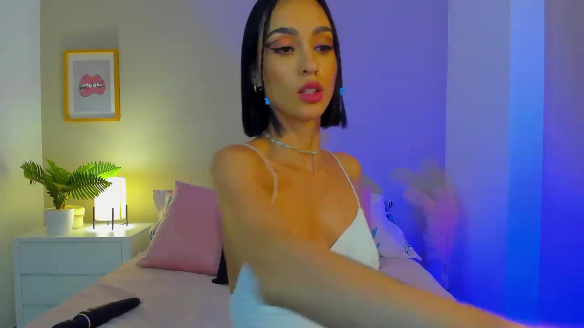Gallery image thumbnail from lizzie_Steele's myfreecams stream on, 04/26/2023, 24:54 image 14 of 20
