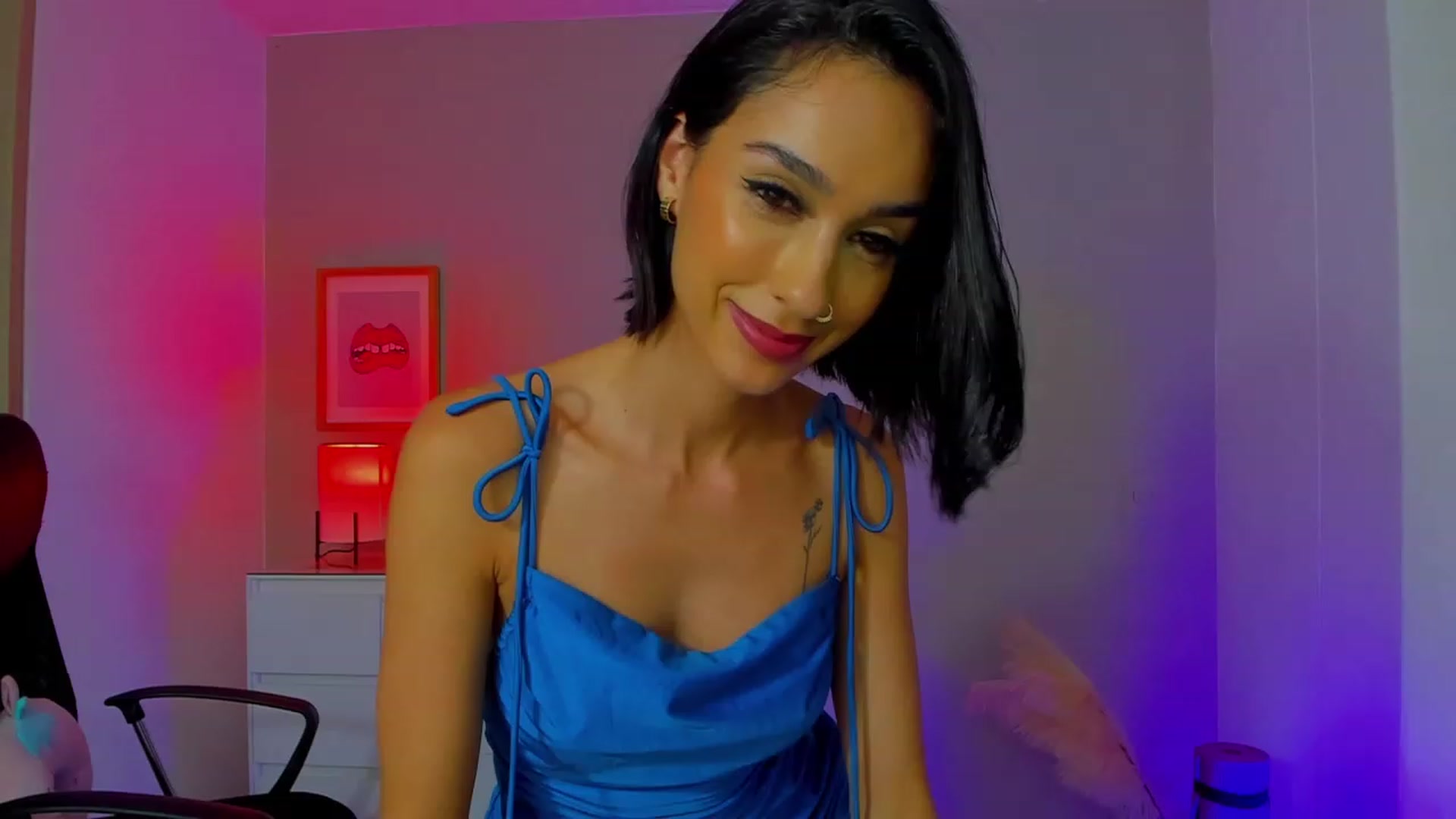 Gallery image thumbnail from lizzie_Steele's myfreecams stream on, 05/17/2023, 24:32 image 3 of 20