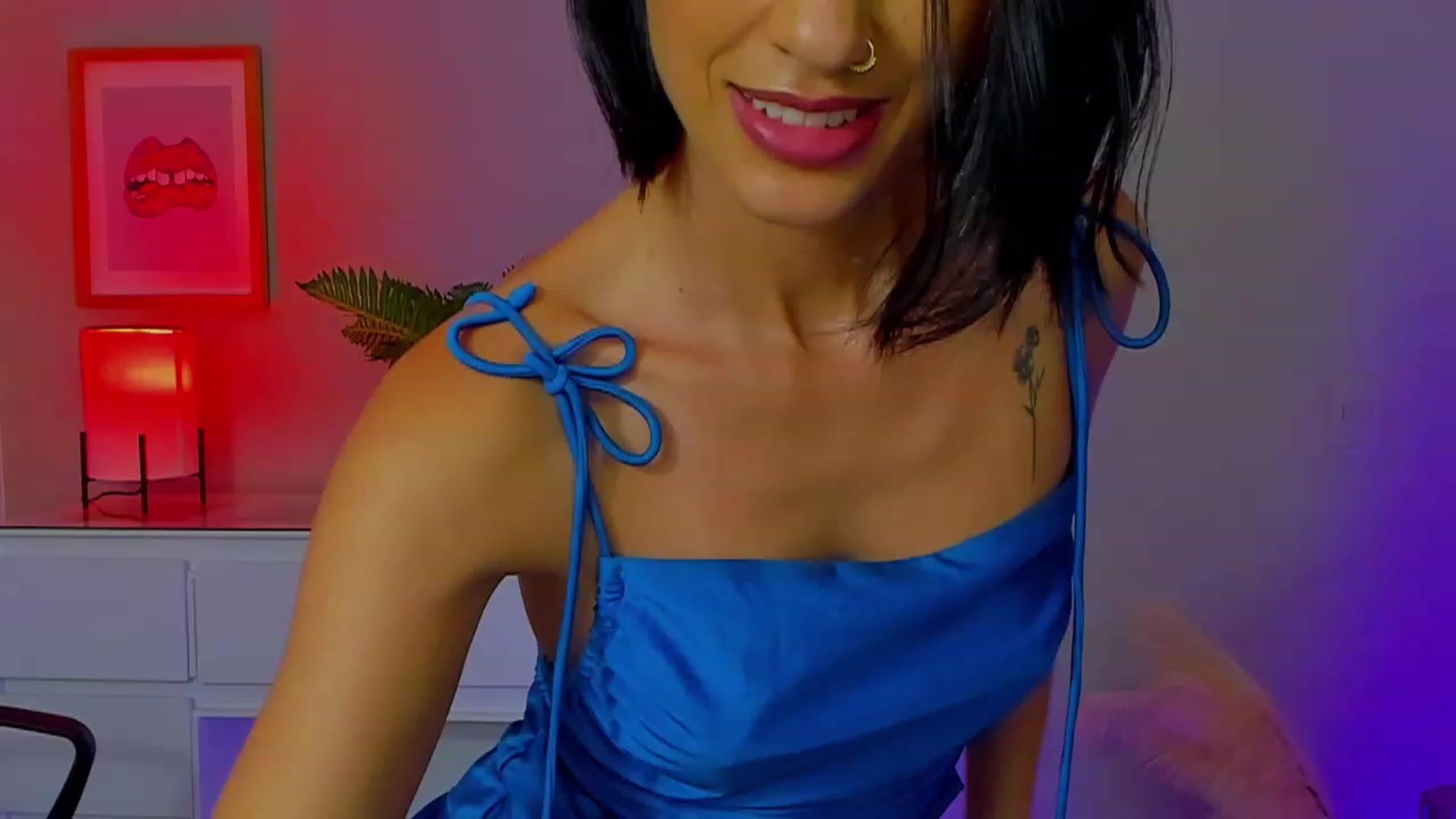 Gallery image thumbnail from lizzie_Steele's myfreecams stream on, 05/17/2023, 24:32 image 12 of 20