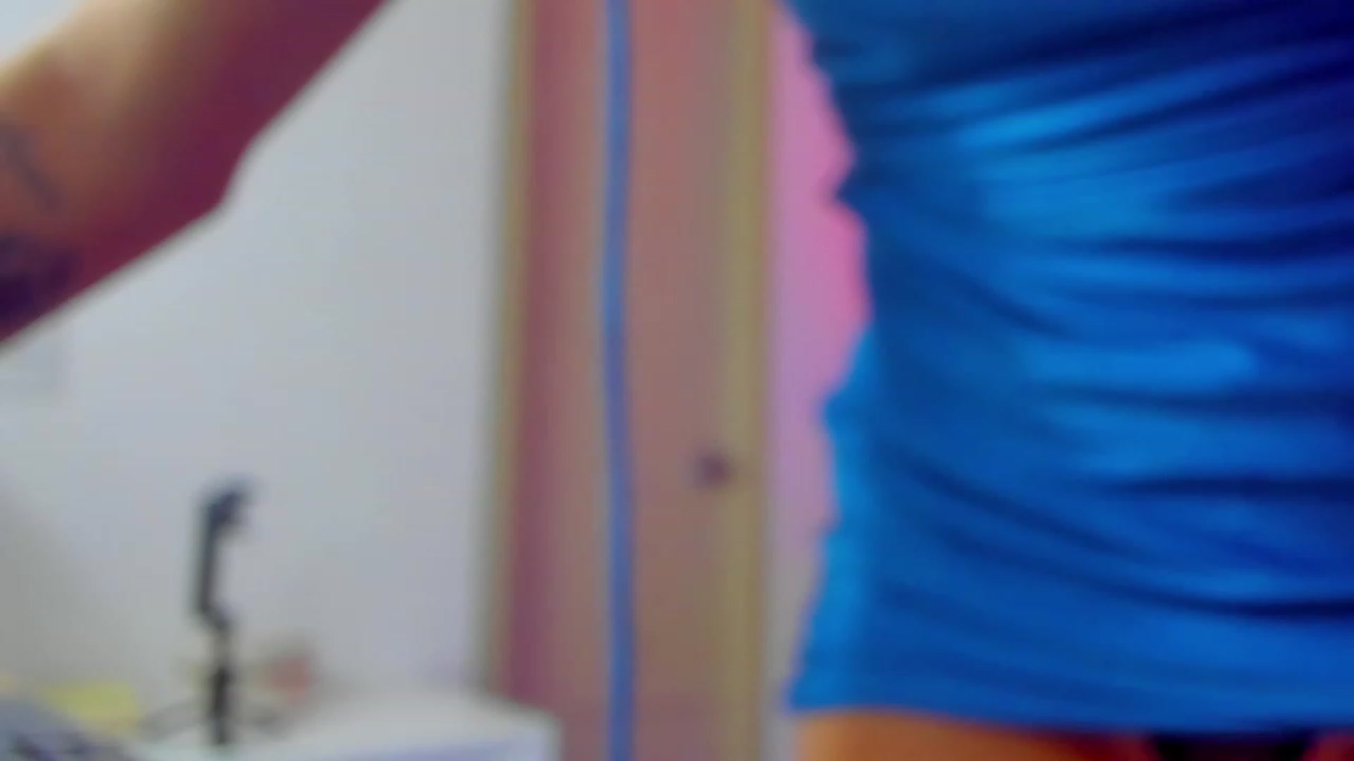 Gallery image thumbnail from lizzie_Steele's myfreecams stream on, 05/17/2023, 24:32 image 17 of 20
