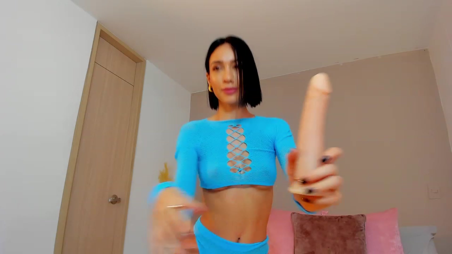 Gallery image thumbnail from lizzie_Steele's myfreecams stream on, 11/28/2023, 15:08 image 17 of 20