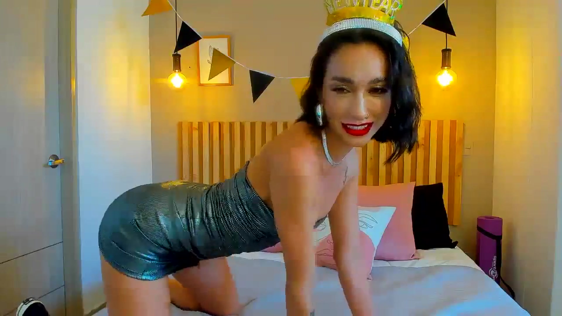 Gallery image thumbnail from lizzie_Steele's myfreecams stream on, 01/01/2024, 21:19 image 4 of 20