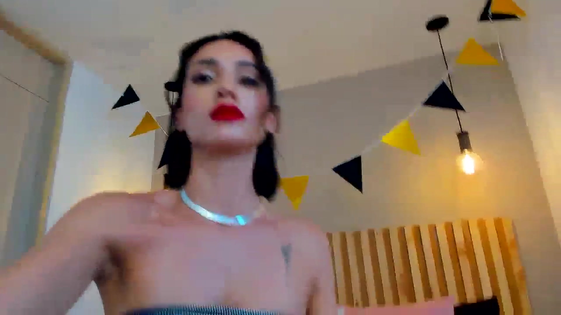 Gallery image thumbnail from lizzie_Steele's myfreecams stream on, 01/01/2024, 21:19 image 19 of 20