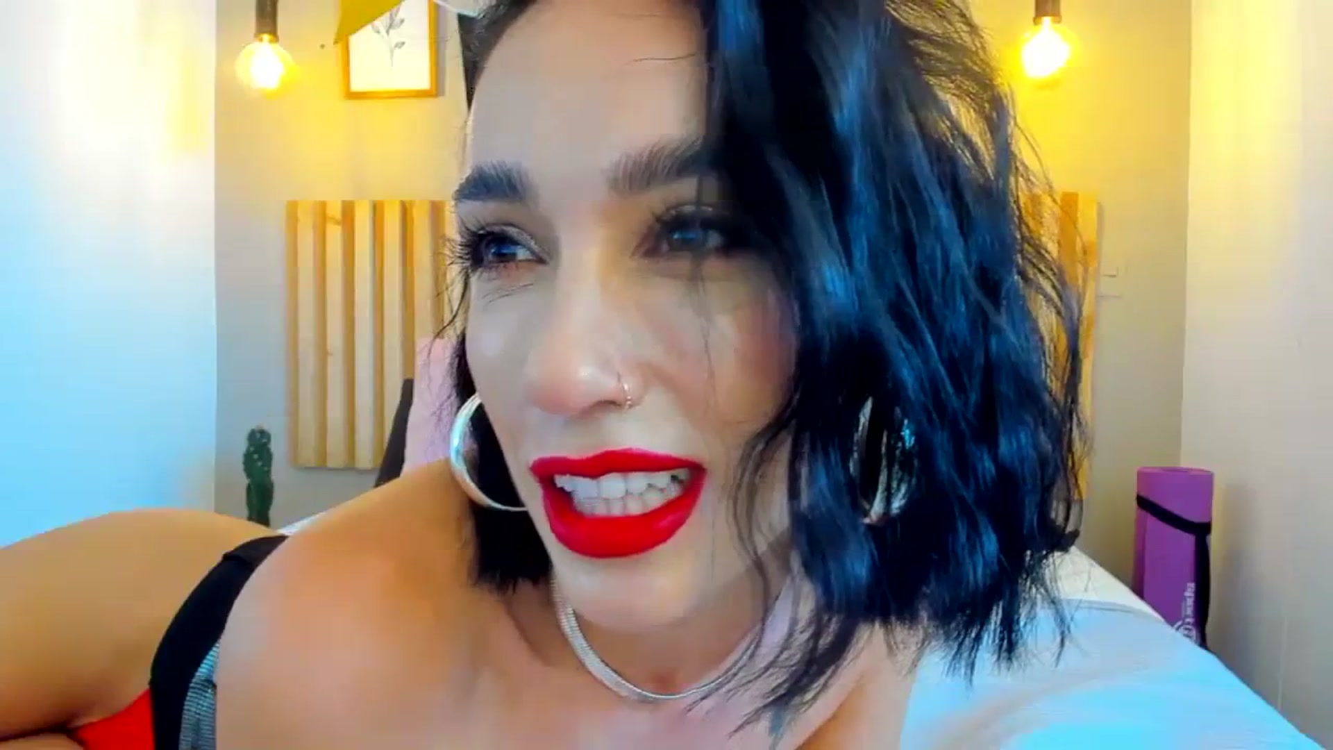 Gallery image thumbnail from lizzie_Steele's myfreecams stream on, 01/01/2024, 21:19 image 6 of 20