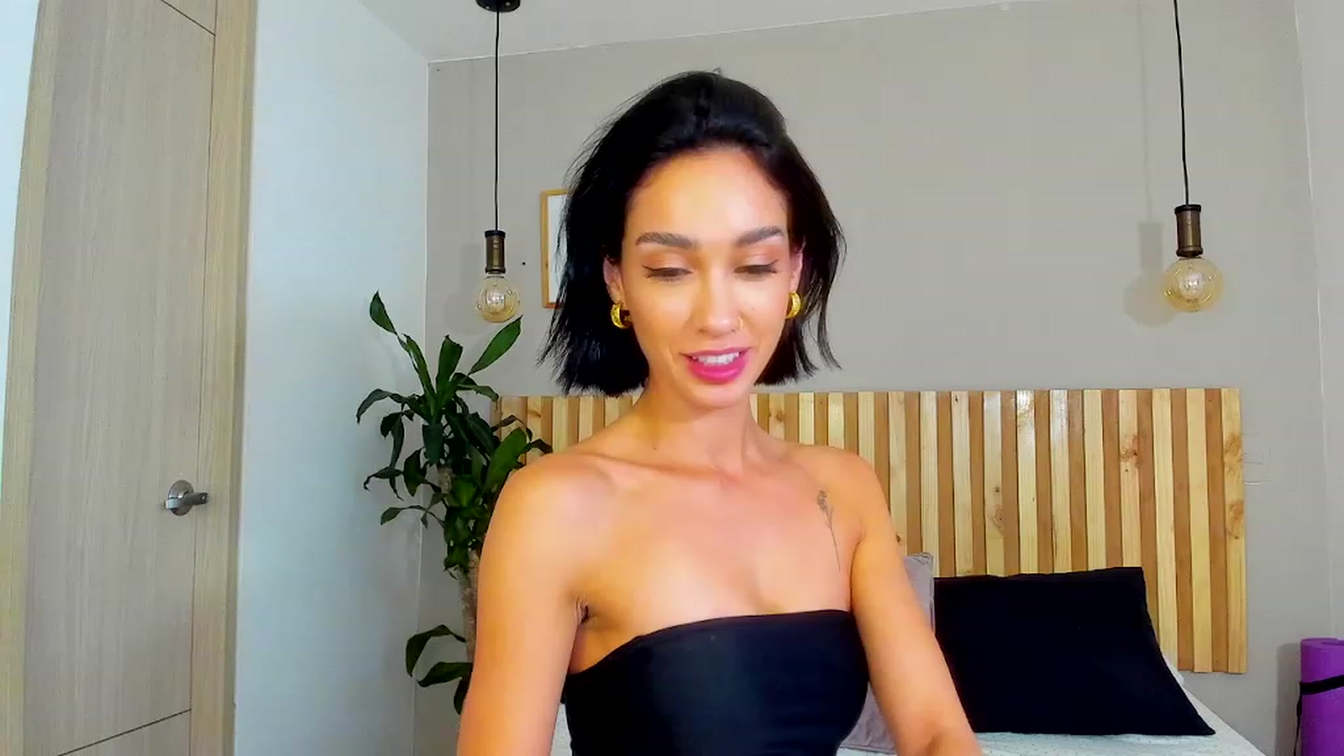 Gallery image thumbnail from lizzie_Steele's myfreecams stream on, 01/28/2024, 16:41 image 18 of 20
