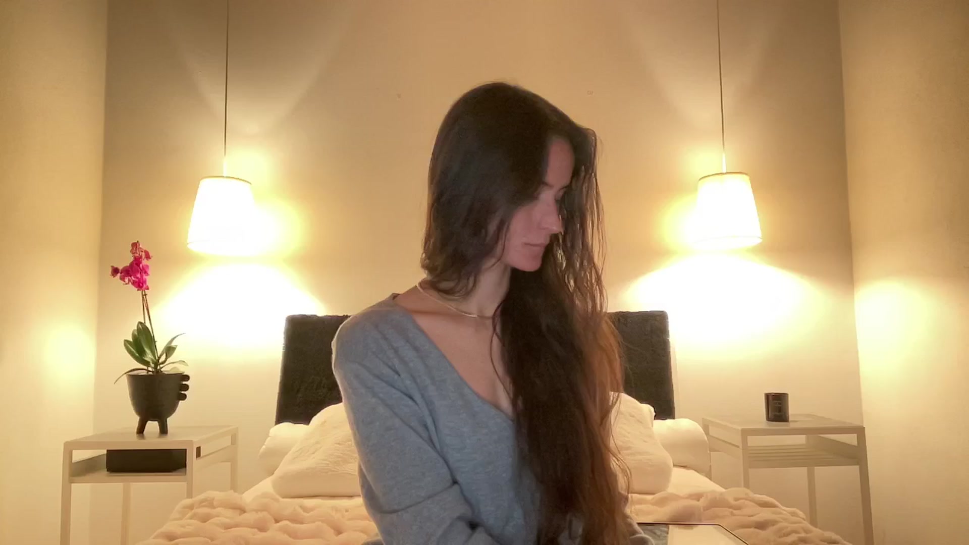 Gallery image thumbnail from ll_00's myfreecams stream on, 03/04/2025, 08:16 image 5 of 20