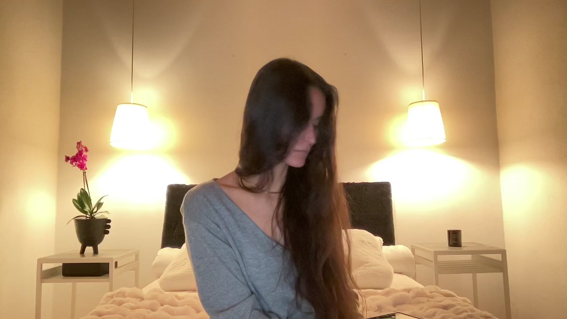 Gallery image thumbnail from ll_00's myfreecams stream on, 03/04/2025, 08:16 image 15 of 20