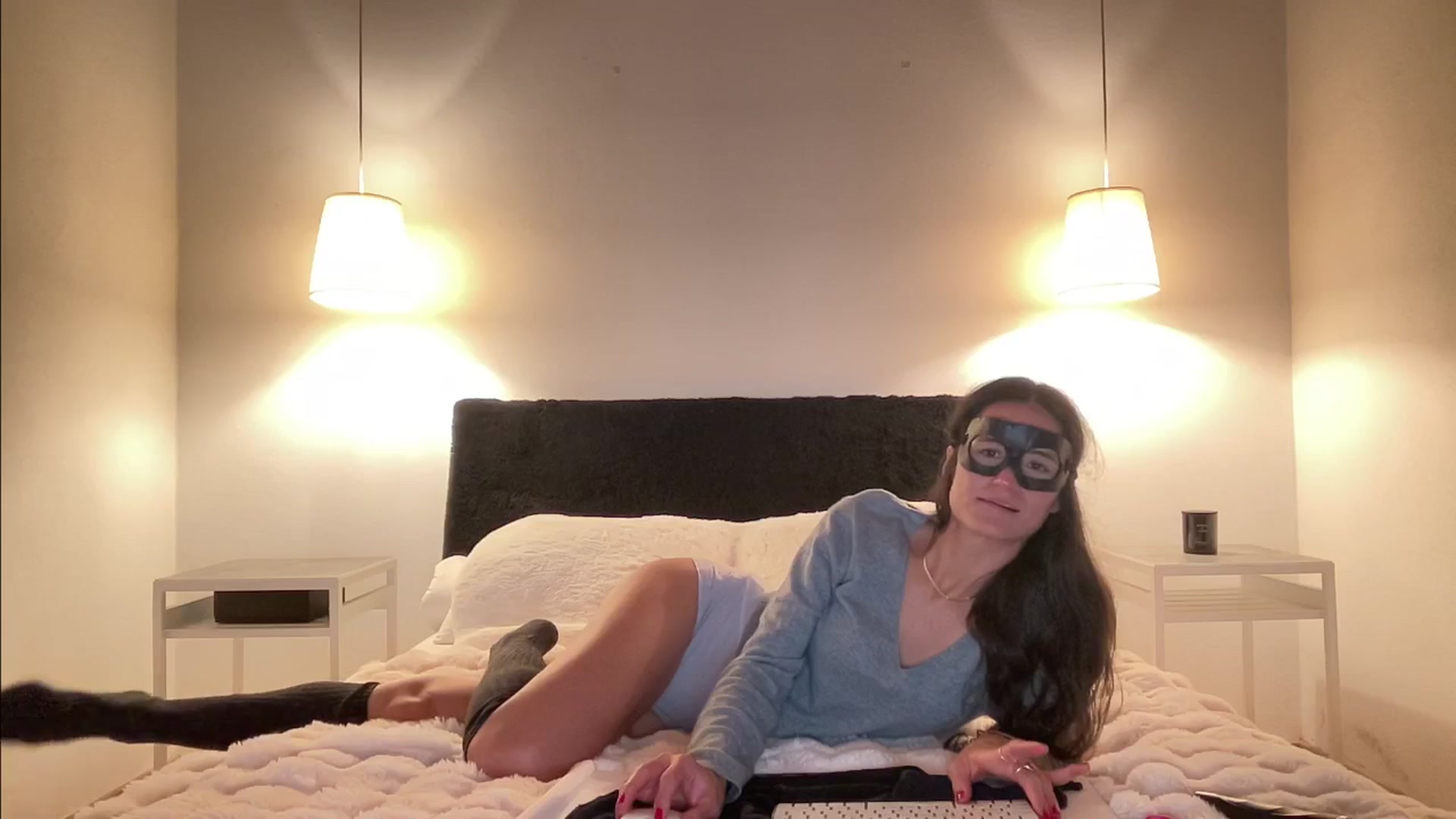 Gallery image thumbnail from ll_00's myfreecams stream on, 03/21/2025, 19:15 image 13 of 20