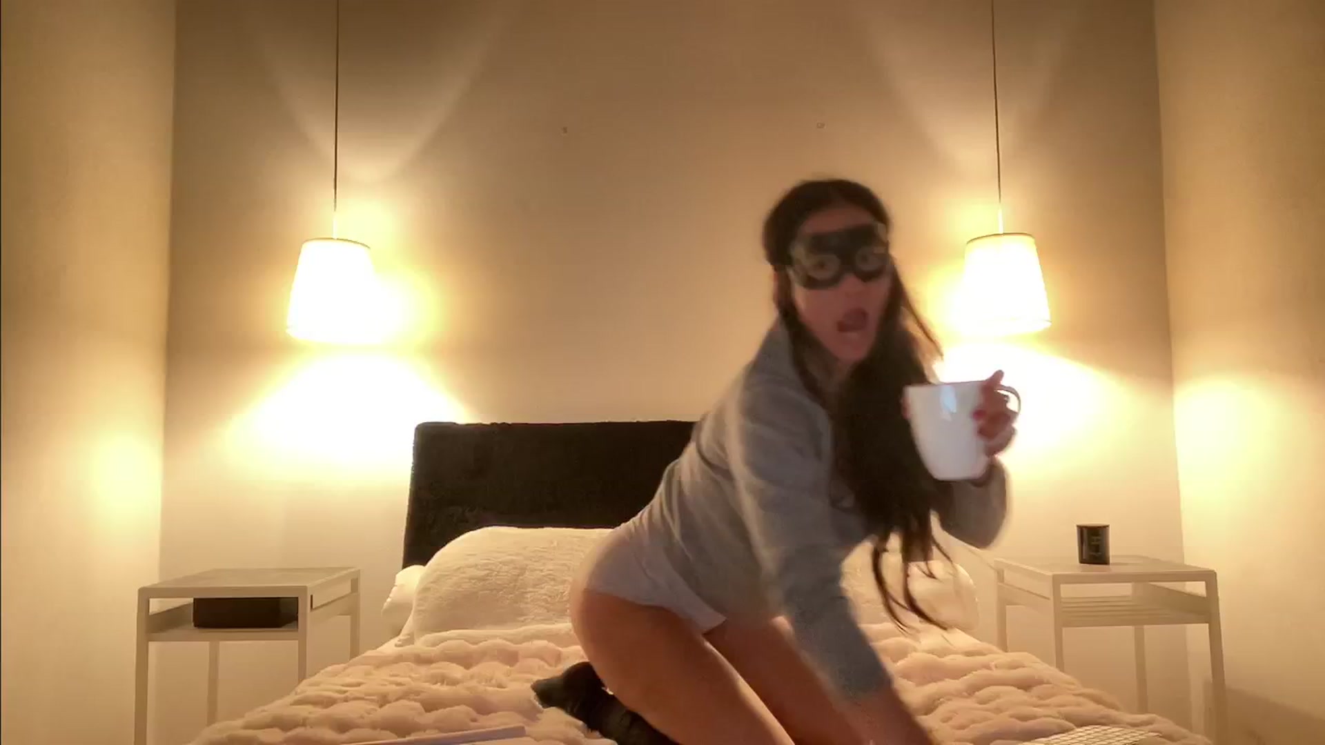 Gallery image thumbnail from ll_00's myfreecams stream on, 03/21/2025, 19:15 image 7 of 20
