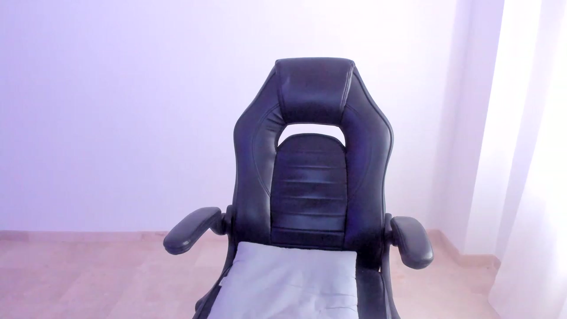 Gallery image thumbnail from llamatell's myfreecams stream on, 07/24/2023, 07:21 image 14 of 20