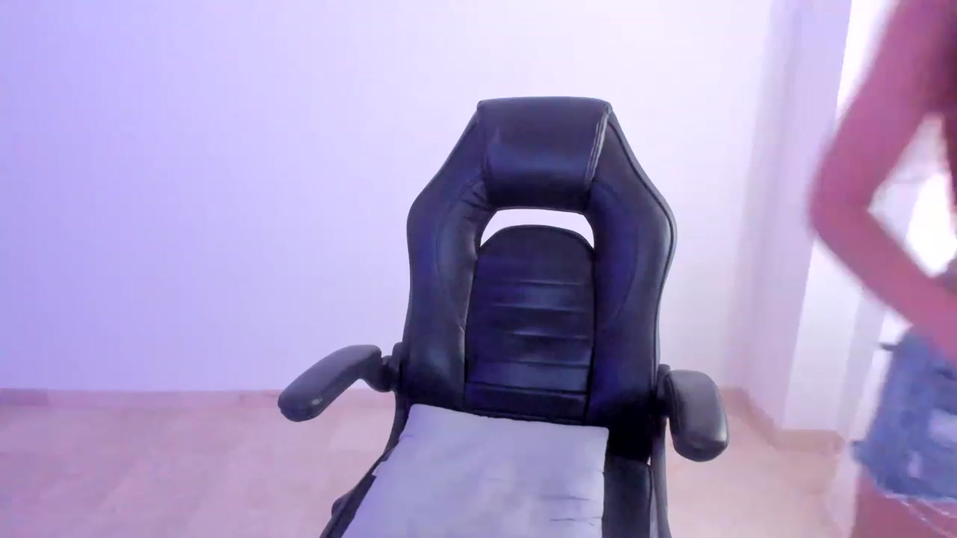 Gallery image thumbnail from llamatell's myfreecams stream on, 07/24/2023, 07:21 image 15 of 20