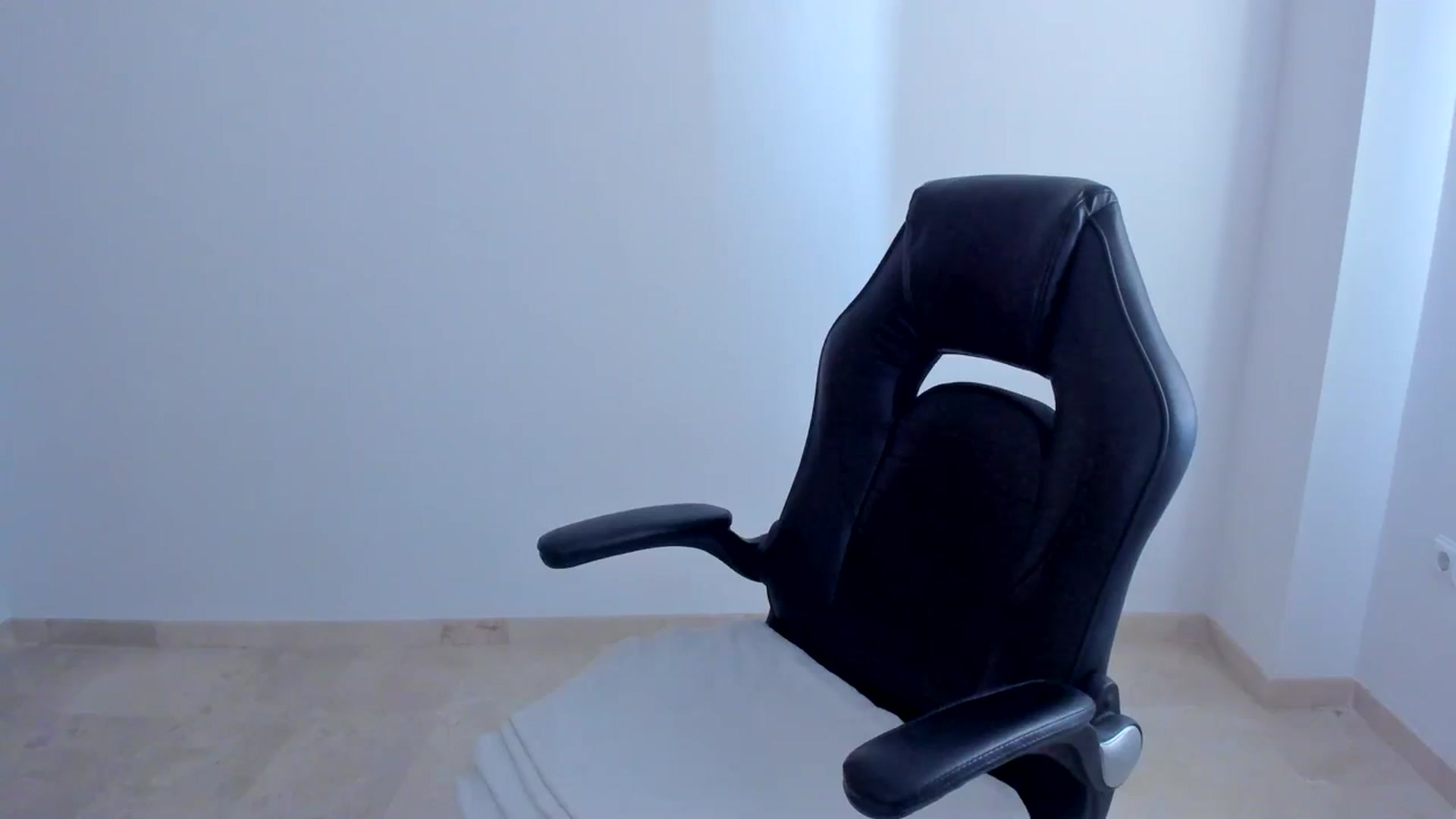 Gallery image thumbnail from llamatell's myfreecams stream on, 07/31/2023, 07:57 image 8 of 20