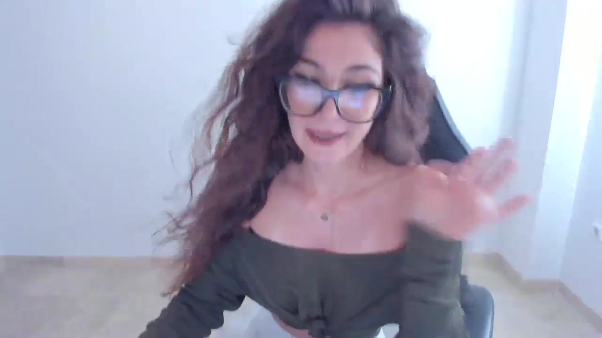 Gallery image thumbnail from llamatell's myfreecams stream on, 07/31/2023, 07:57 image 4 of 20