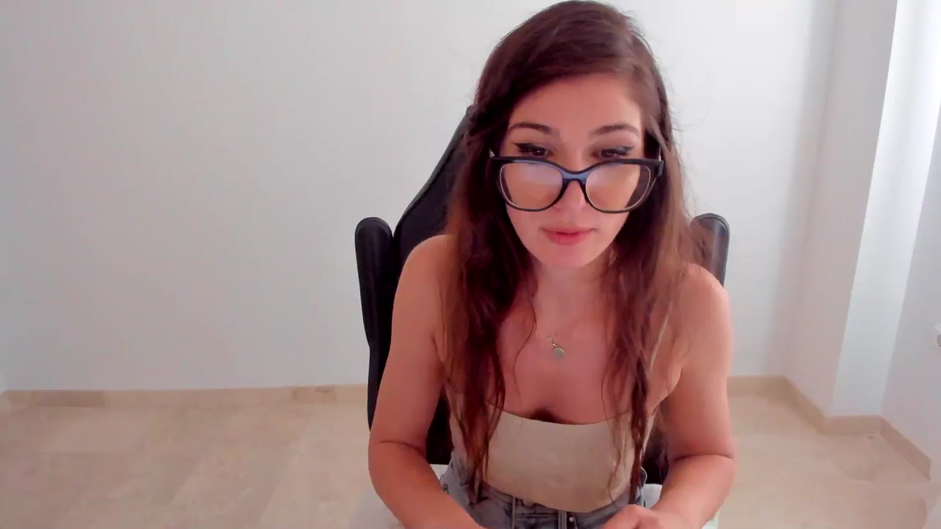 Gallery image thumbnail from llamatell's myfreecams stream on, 08/04/2023, 08:26 image 20 of 20