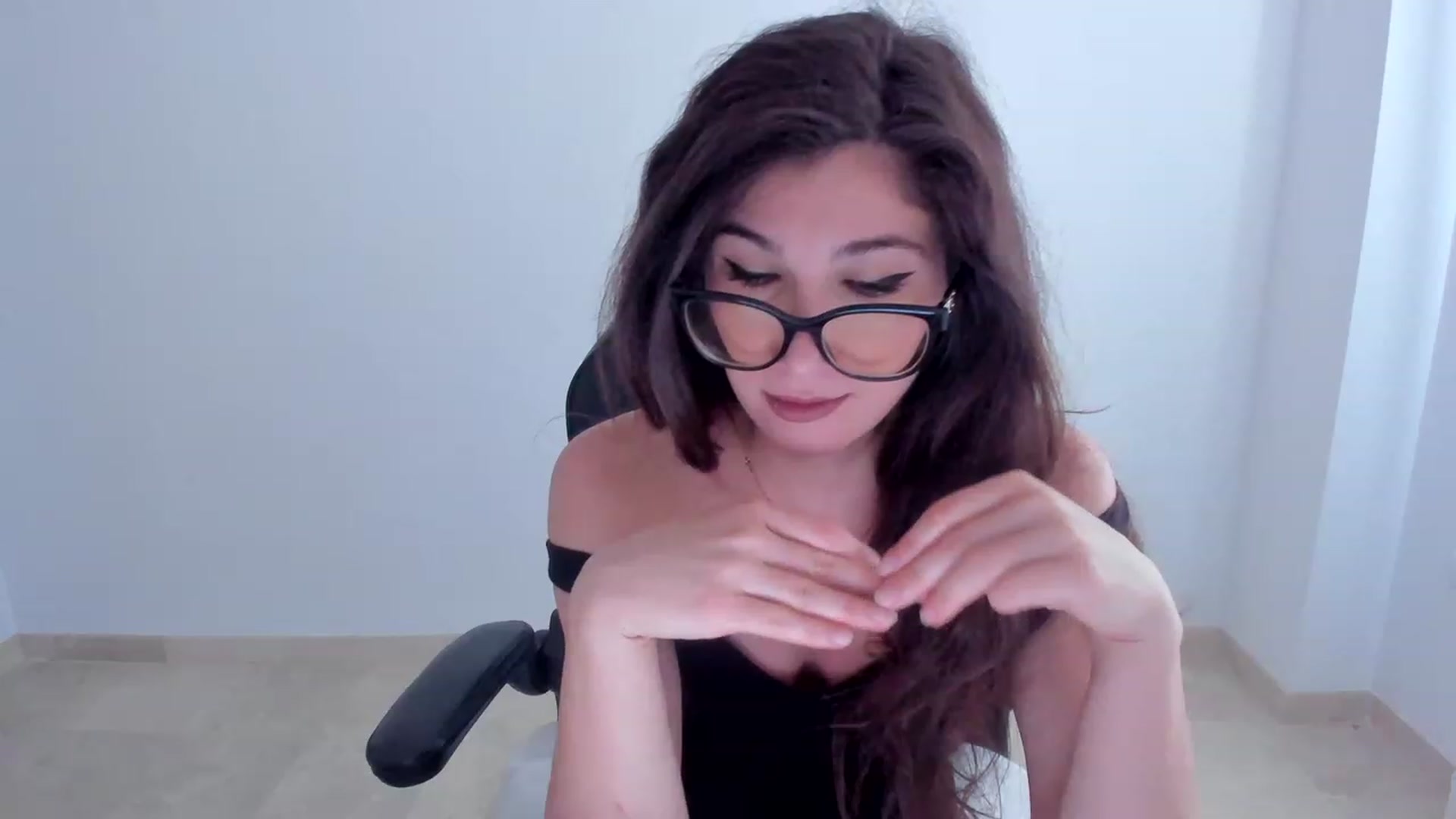 Gallery image thumbnail from llamatell's myfreecams stream on, 08/06/2023, 08:33 image 3 of 20