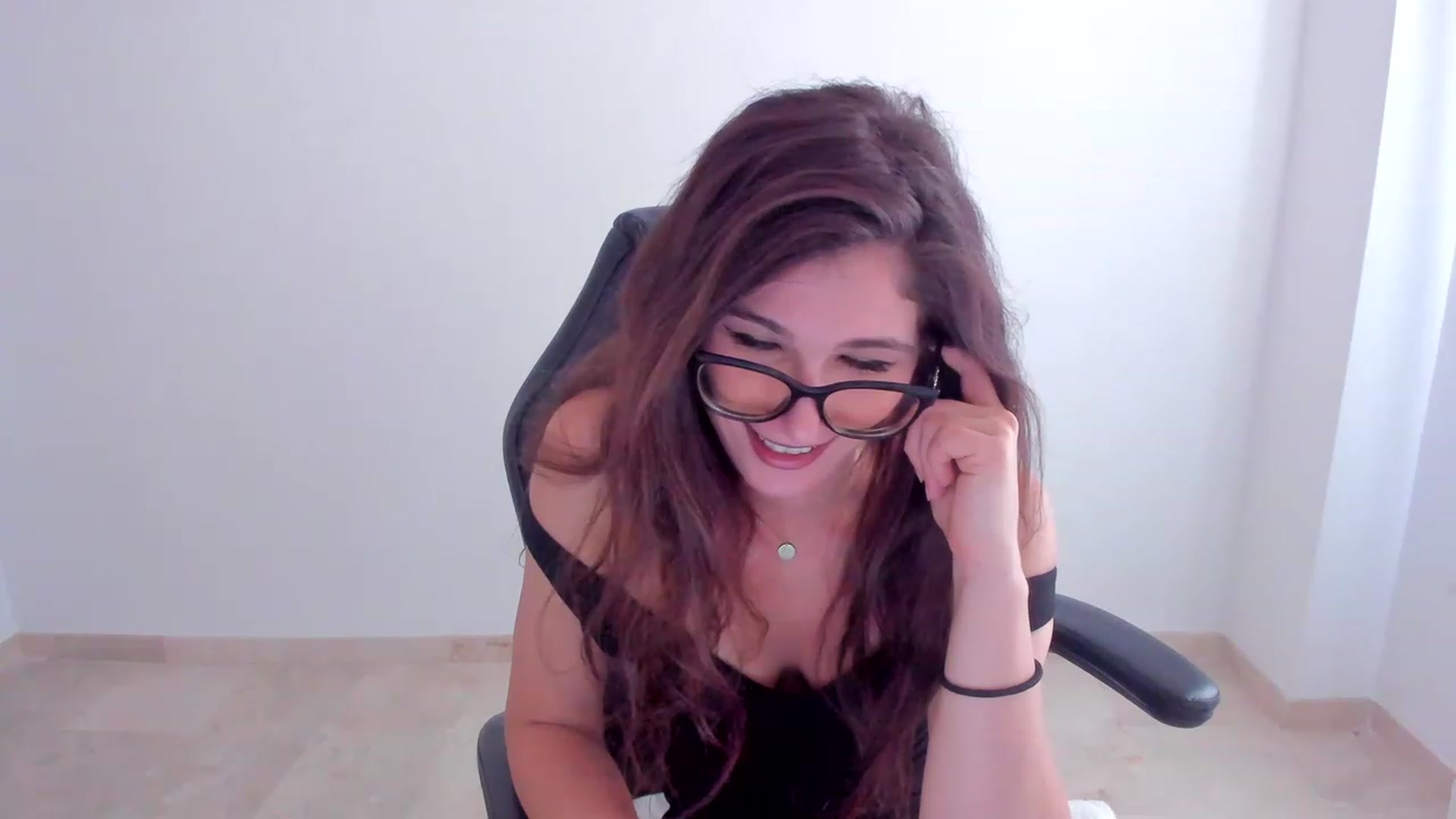 Gallery image thumbnail from llamatell's myfreecams stream on, 08/06/2023, 08:33 image 18 of 20
