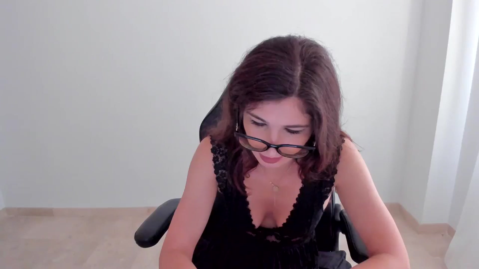 Gallery image thumbnail from llamatell's myfreecams stream on, 08/13/2023, 06:50 image 7 of 20