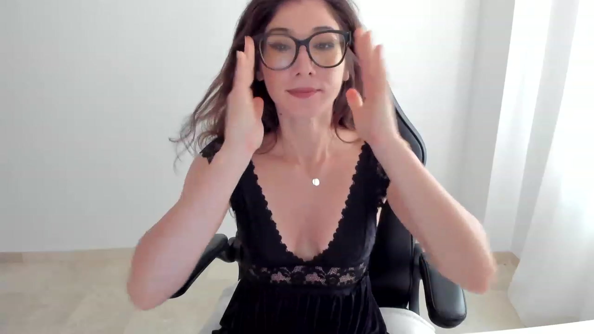 Gallery image thumbnail from llamatell's myfreecams stream on, 08/13/2023, 07:25 image 19 of 20