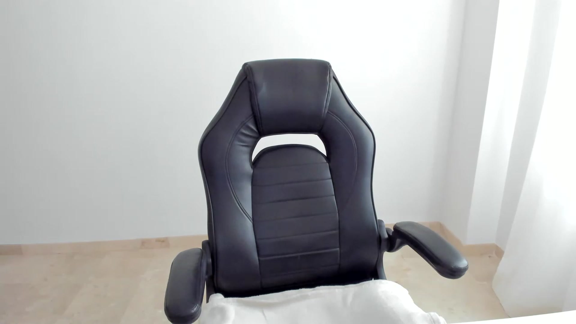 Gallery image thumbnail from llamatell's myfreecams stream on, 08/13/2023, 07:25 image 18 of 20