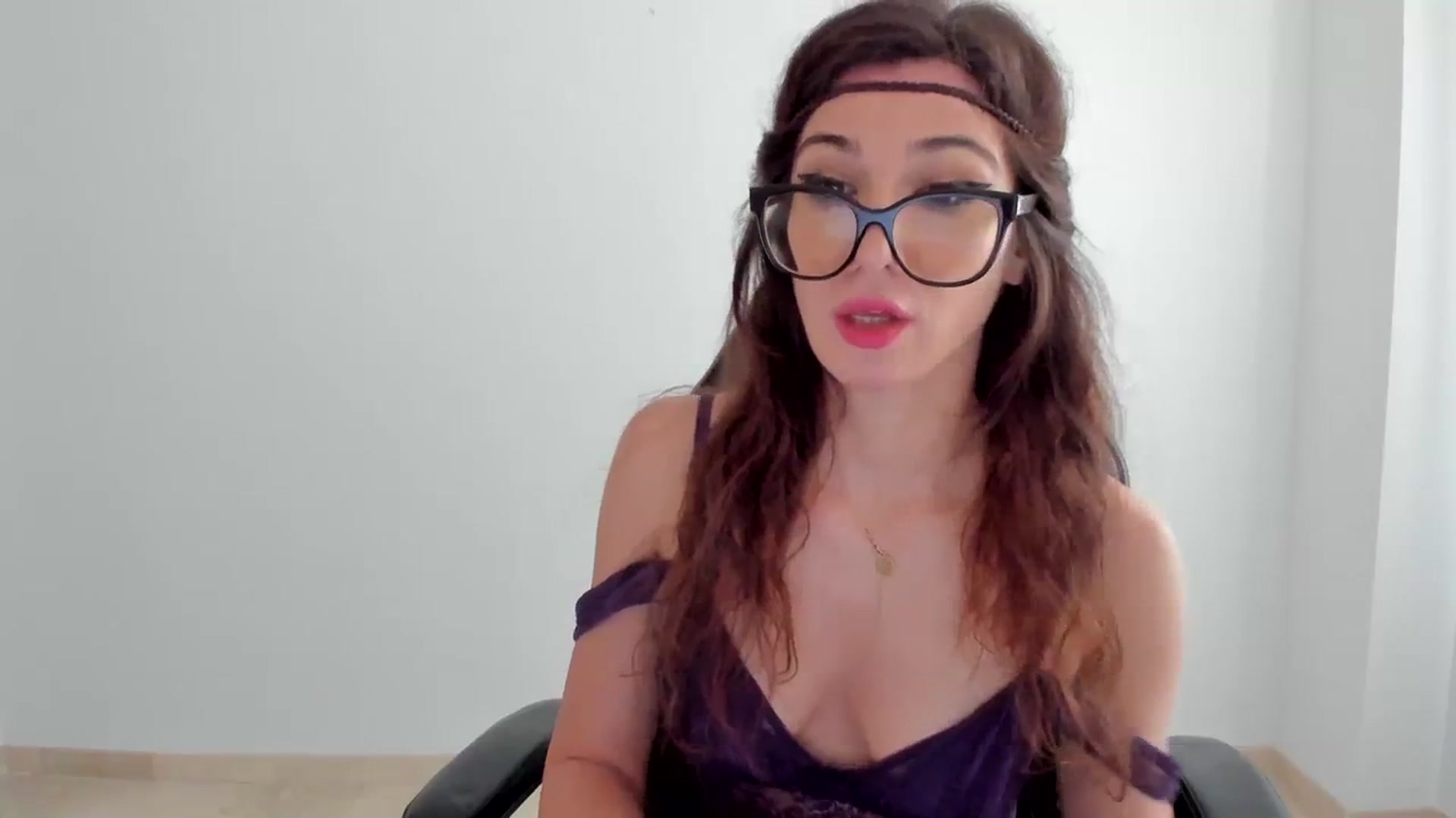 Gallery image thumbnail from llamatell's myfreecams stream on, 08/14/2023, 07:41 image 8 of 20