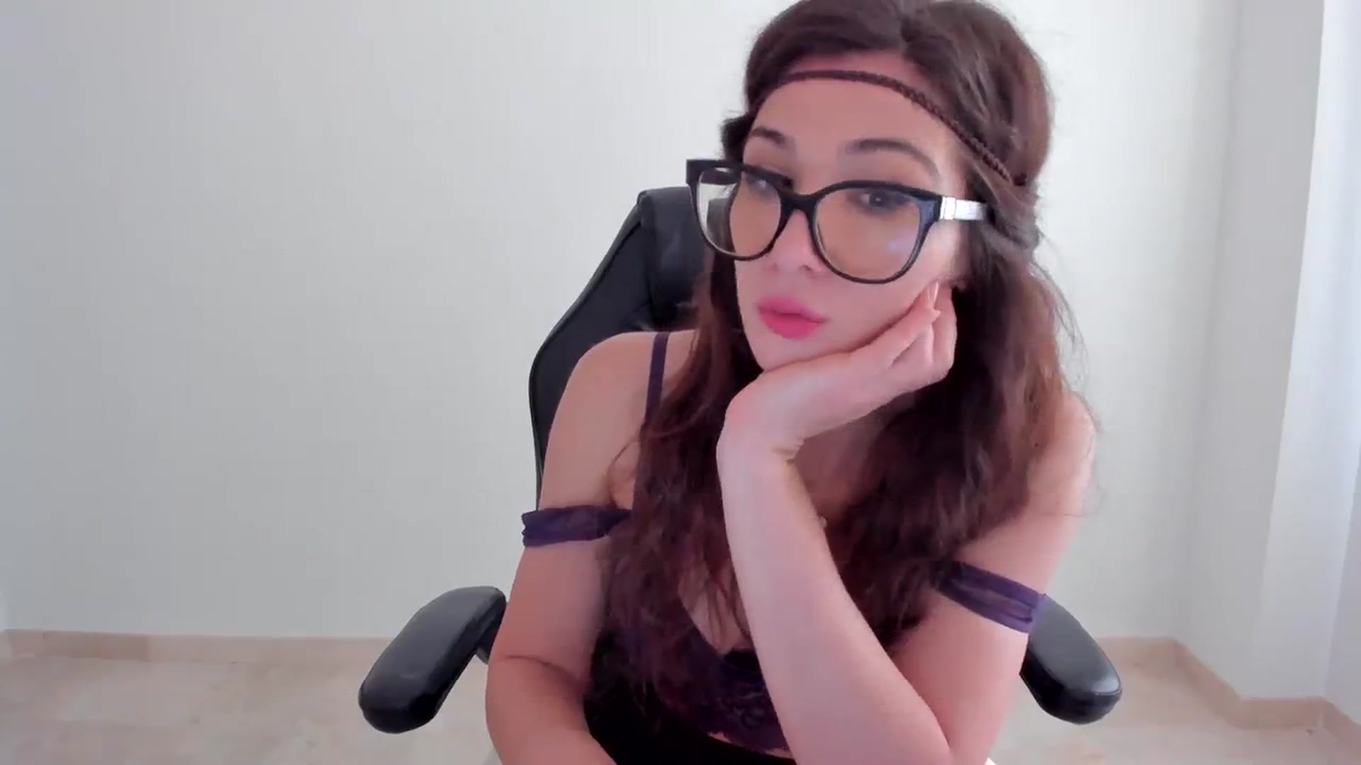 Gallery image thumbnail from llamatell's myfreecams stream on, 08/14/2023, 07:41 image 11 of 20