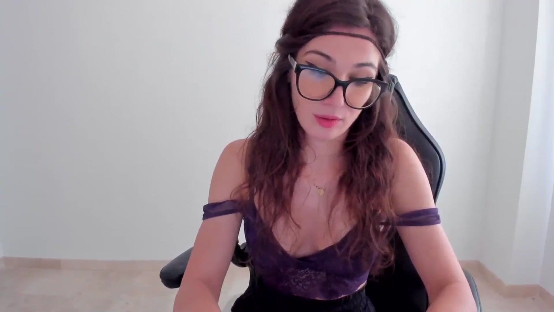 Gallery image thumbnail from llamatell's myfreecams stream on, 08/14/2023, 07:41 image 17 of 20