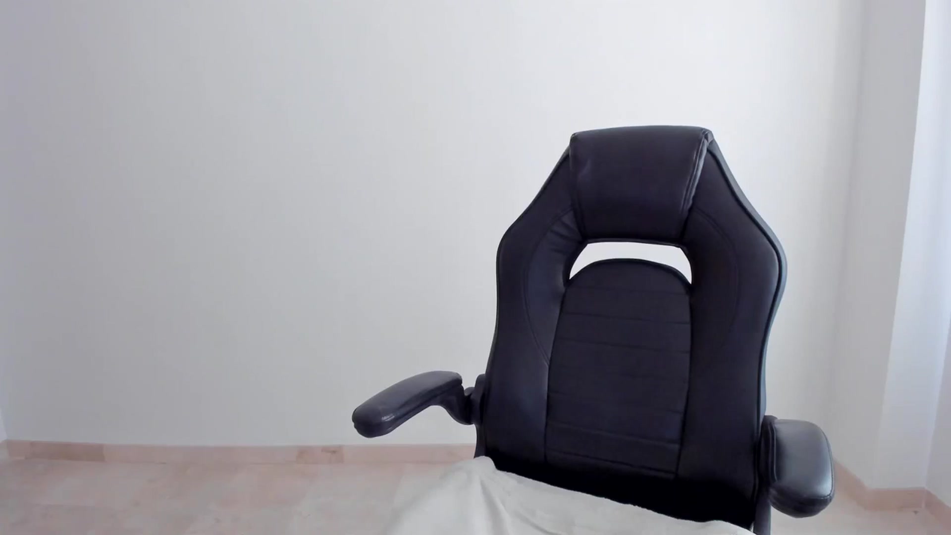 Gallery image thumbnail from llamatell's myfreecams stream on, 08/14/2023, 07:41 image 19 of 20
