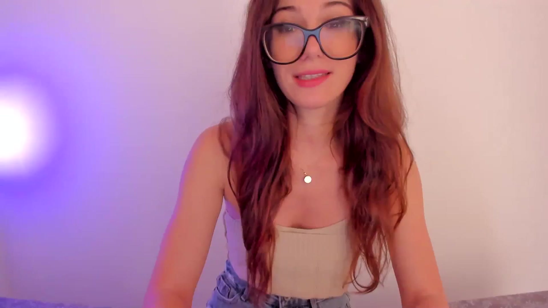 Gallery image thumbnail from llamatell's myfreecams stream on, 09/01/2023, 08:33 image 10 of 20