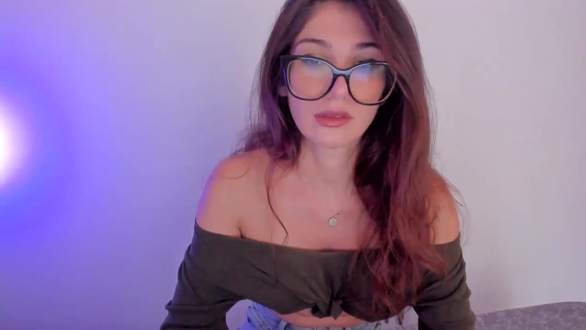 Gallery image thumbnail from llamatell's myfreecams stream on, 09/02/2023, 08:19 image 7 of 20