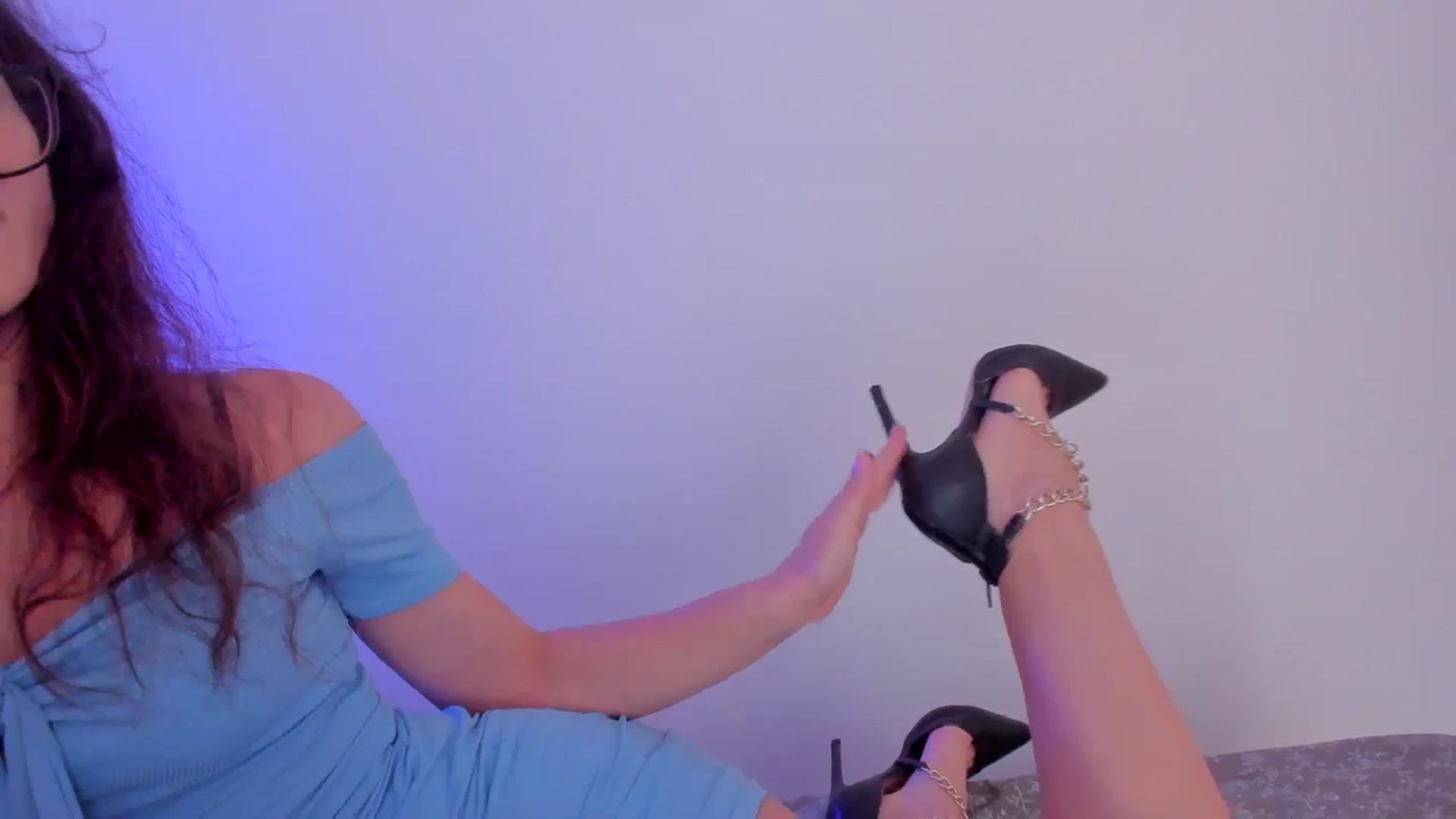 Gallery image thumbnail from llamatell's myfreecams stream on, 09/04/2023, 08:11 image 6 of 20