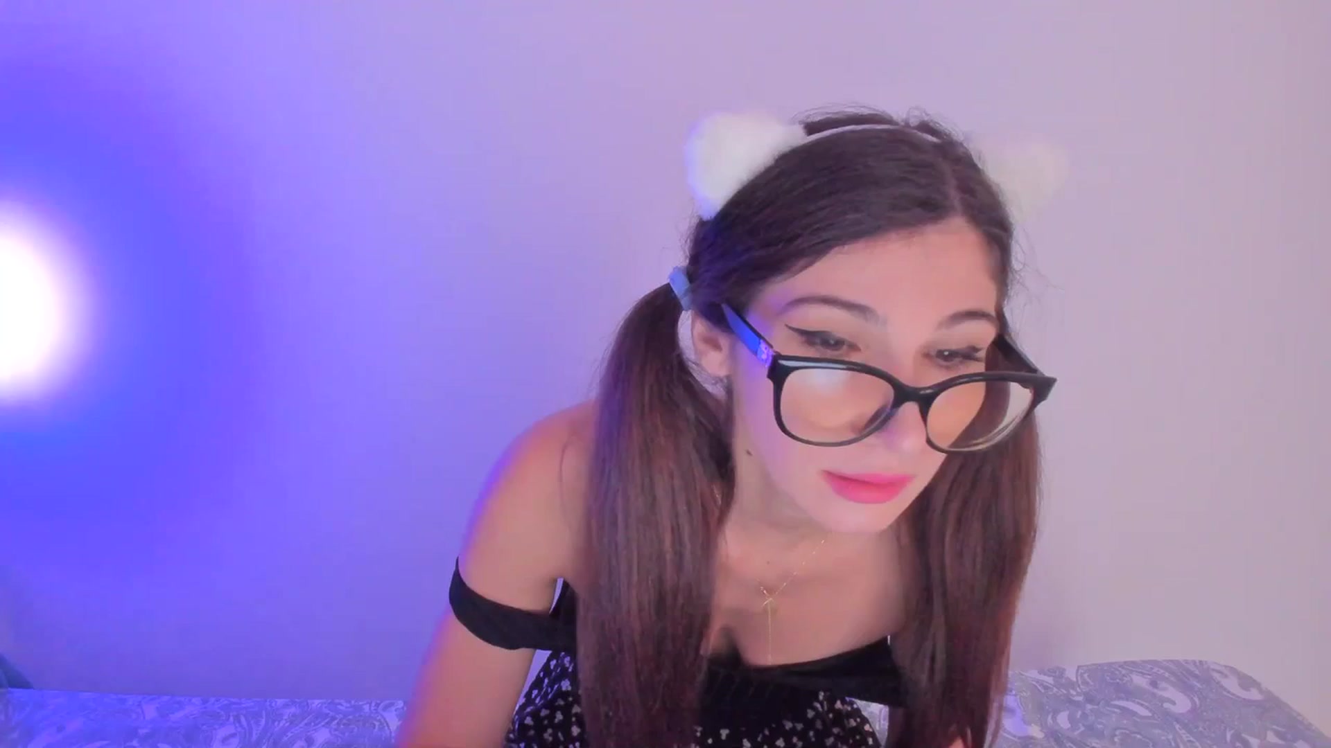 Gallery image thumbnail from llamatell's myfreecams stream on, 09/27/2023, 08:32 image 1 of 20