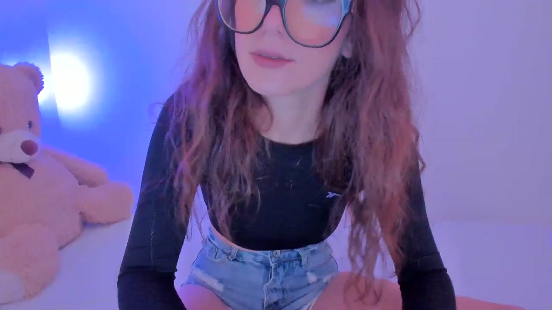 Gallery image thumbnail from llamatell's myfreecams stream on, 10/25/2023, 07:32 image 8 of 20