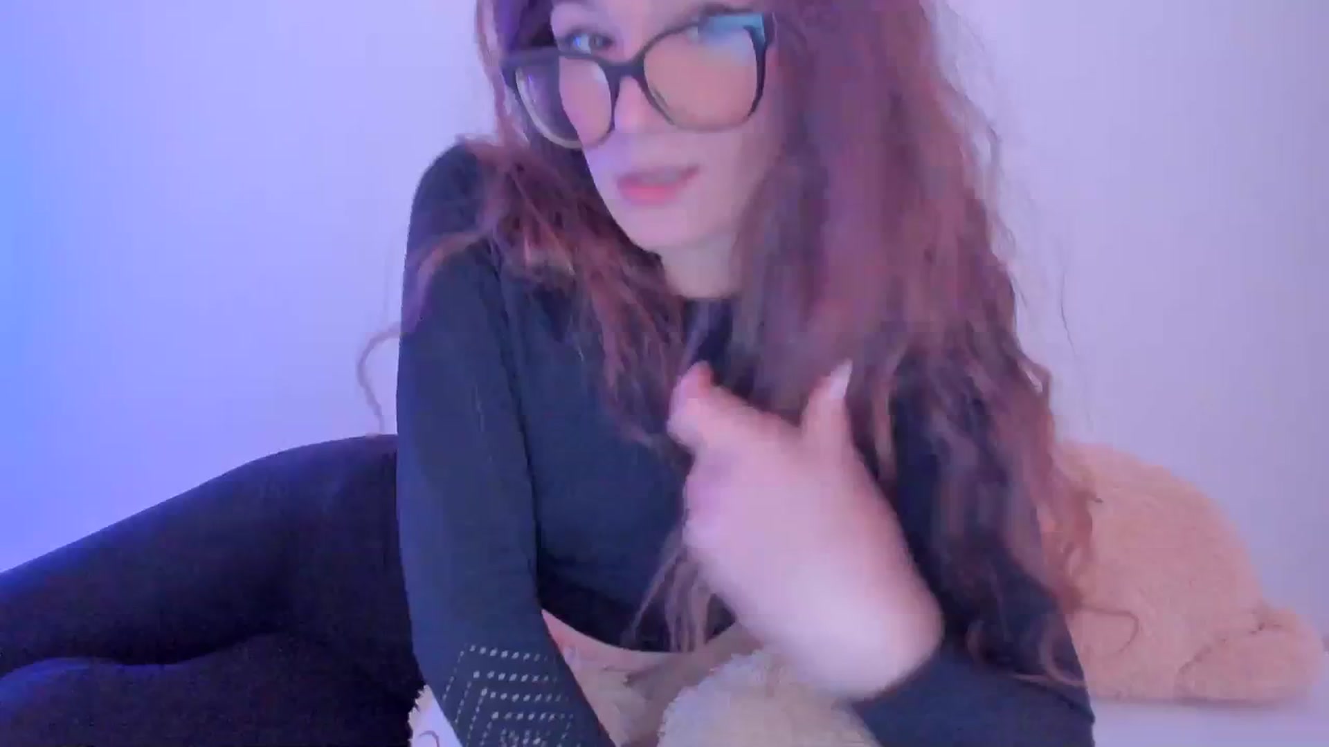 Gallery image thumbnail from llamatell's myfreecams stream on, 10/25/2023, 08:13 image 18 of 20