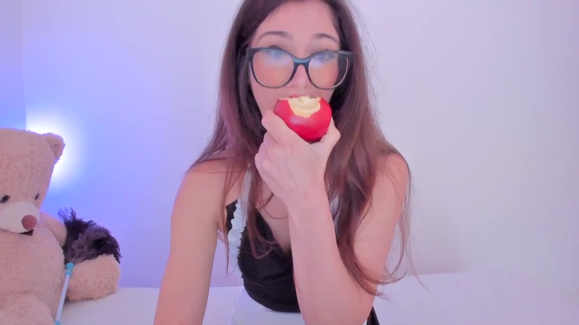 Gallery image thumbnail from llamatell's myfreecams stream on, 10/29/2023, 08:52 image 12 of 20