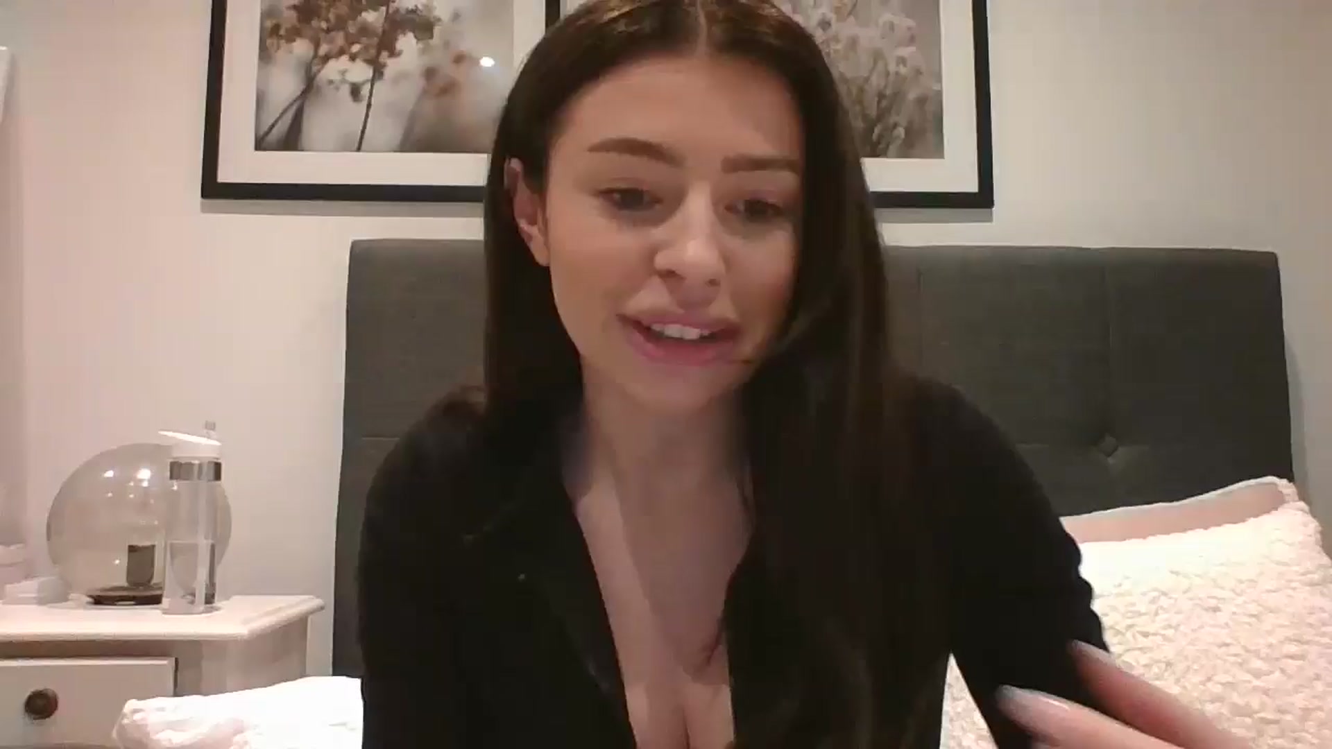 Gallery image thumbnail from lola66's myfreecams stream on, 11/22/2024, 15:39 image 1 of 20