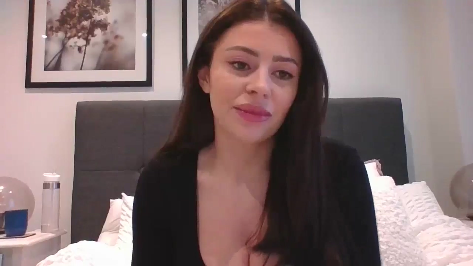 Gallery image thumbnail from lola66's myfreecams stream on, 12/19/2024, 12:39 image 10 of 20