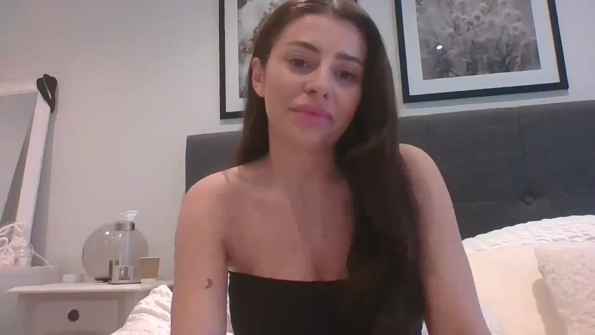 Gallery image thumbnail from lola66's myfreecams stream on, 03/10/2025, 15:43 image 16 of 20