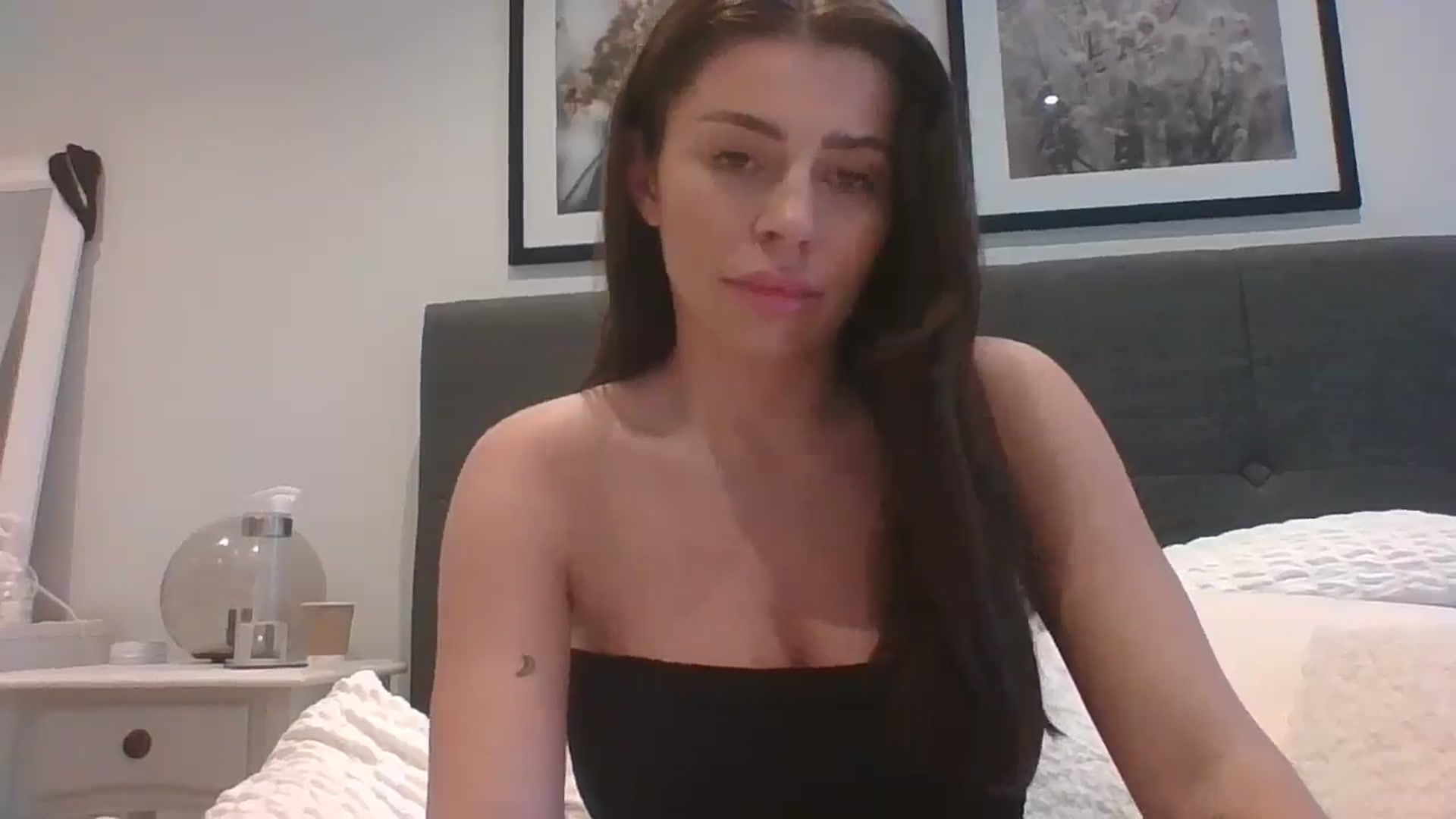 Gallery image thumbnail from lola66's myfreecams stream on, 03/10/2025, 16:24 image 15 of 20