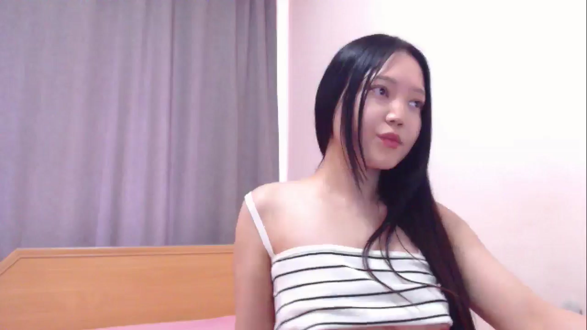 Gallery image thumbnail from lolaaasaur's myfreecams stream on, 06/03/2025, 05:53 image 7 of 20