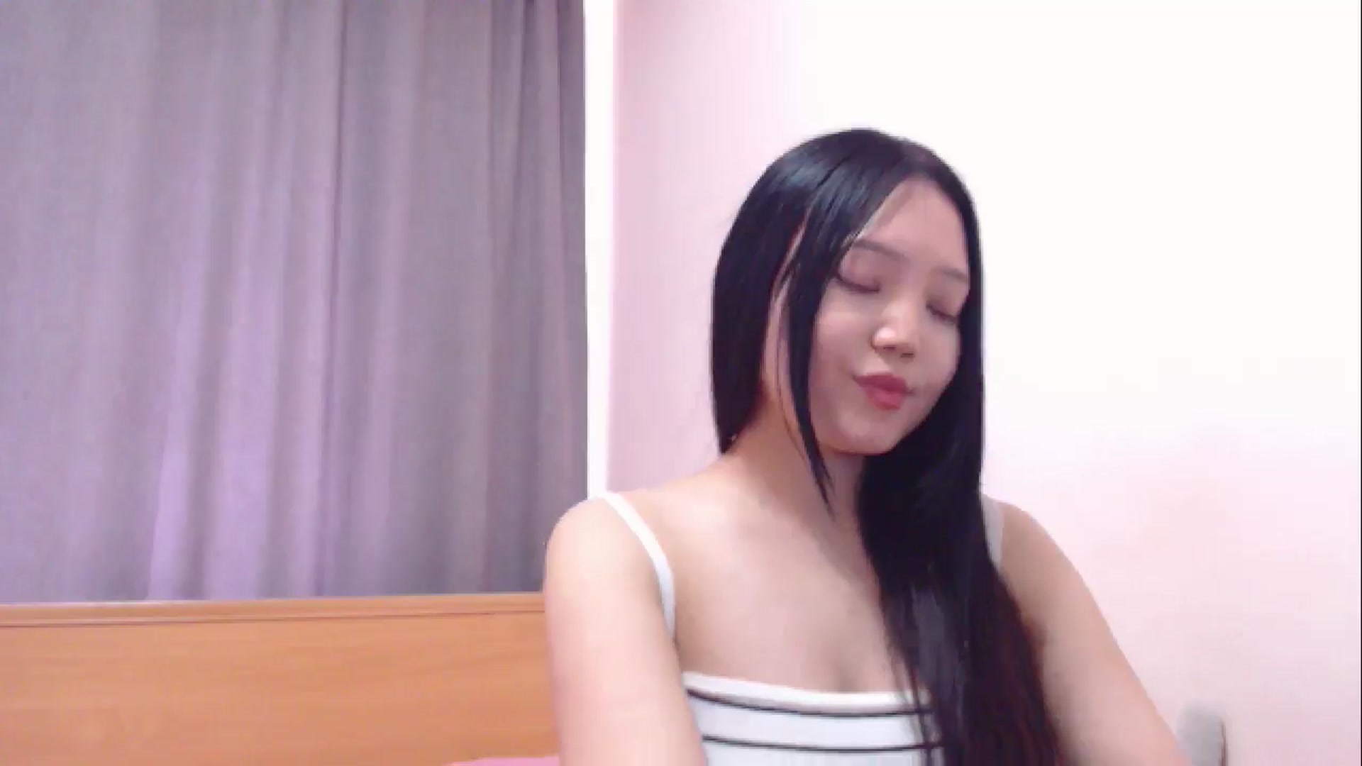 Gallery image thumbnail from lolaaasaur's myfreecams stream on, 06/03/2025, 06:46 image 4 of 20