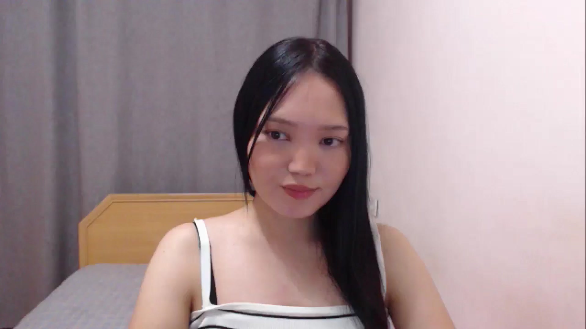 Gallery image thumbnail from lolaaasaur's myfreecams stream on, 11/19/2025, 14:34 image 2 of 20