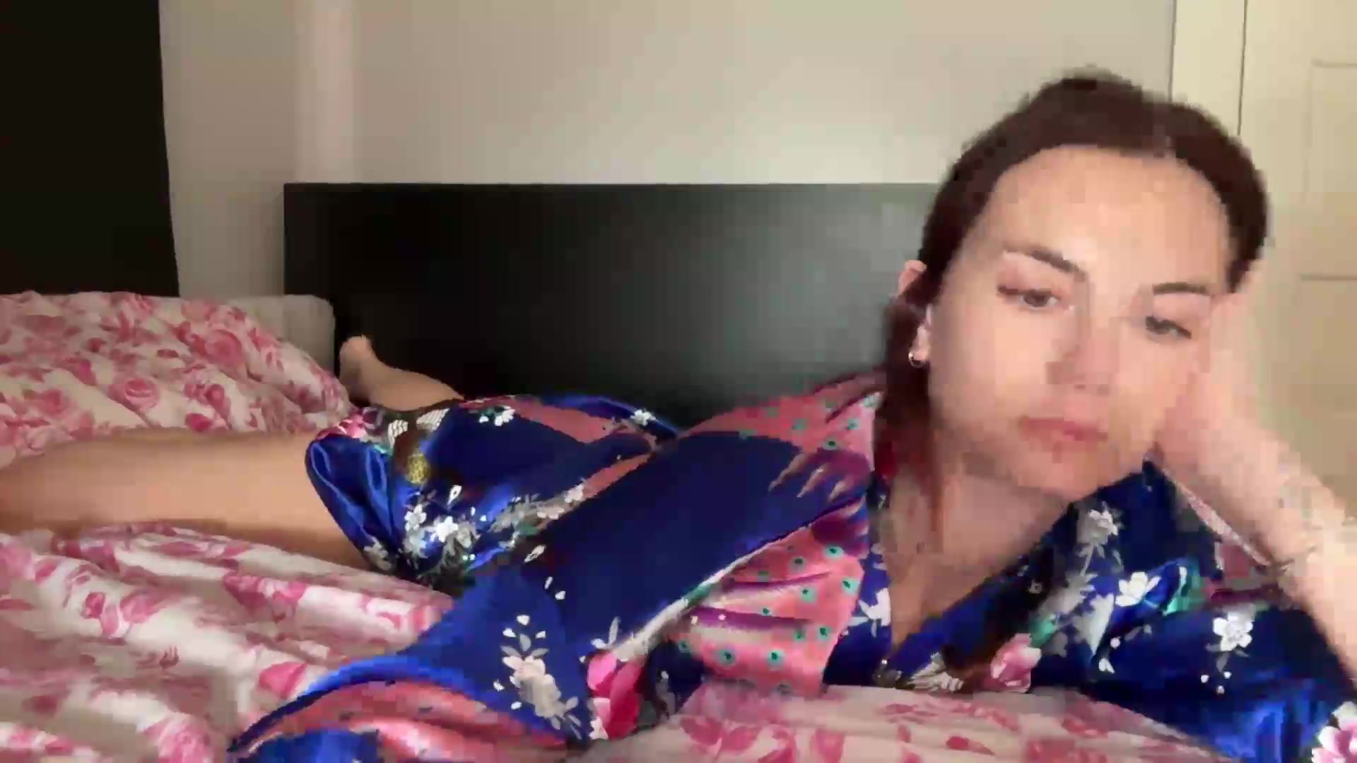 Gallery image thumbnail from lolalazuli's myfreecams stream on, 08/21/2026, 16:33 image 15 of 20