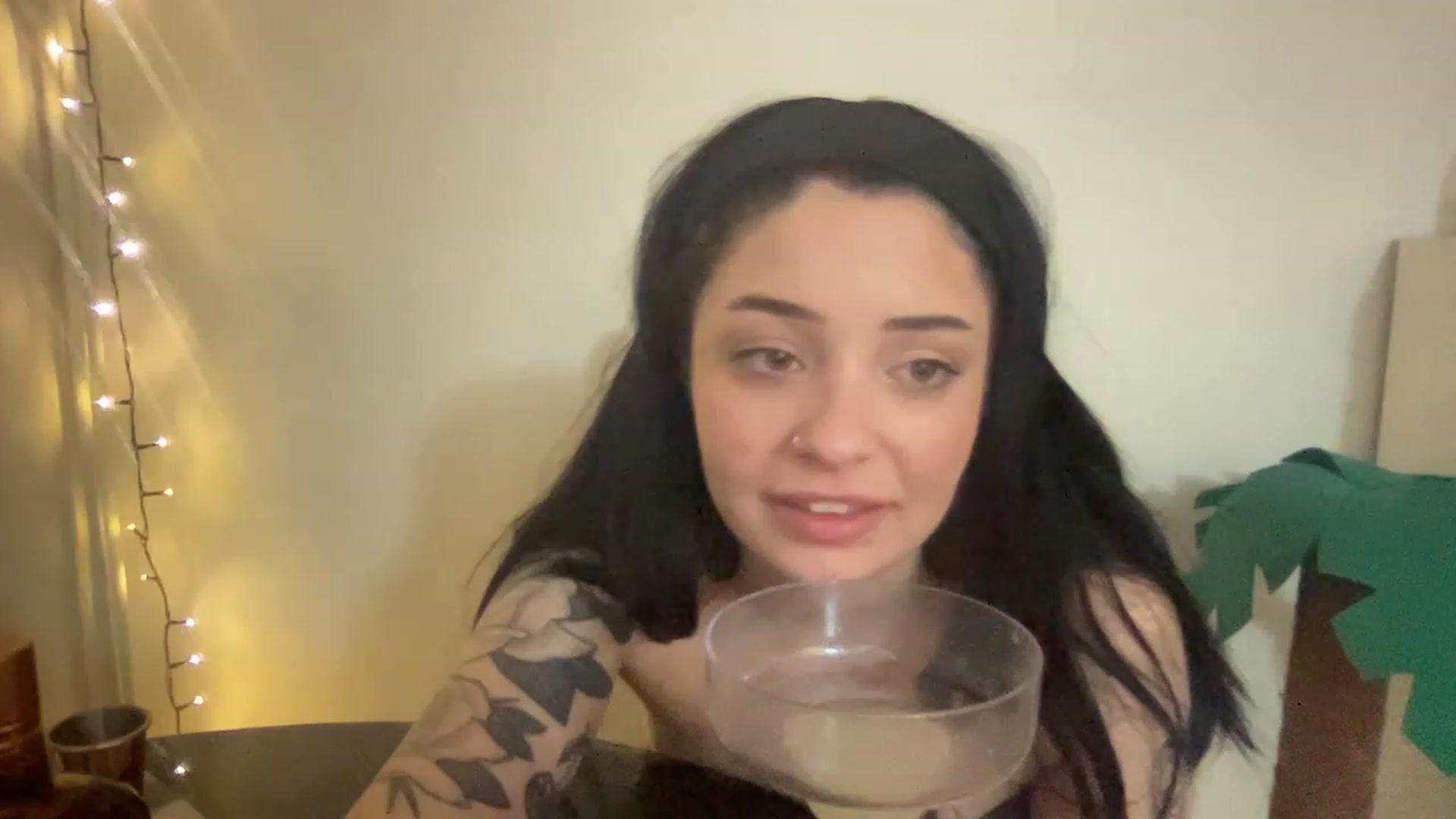 Gallery image thumbnail from lolalondon_'s myfreecams stream on, 06/17/2023, 02:02 image 18 of 20