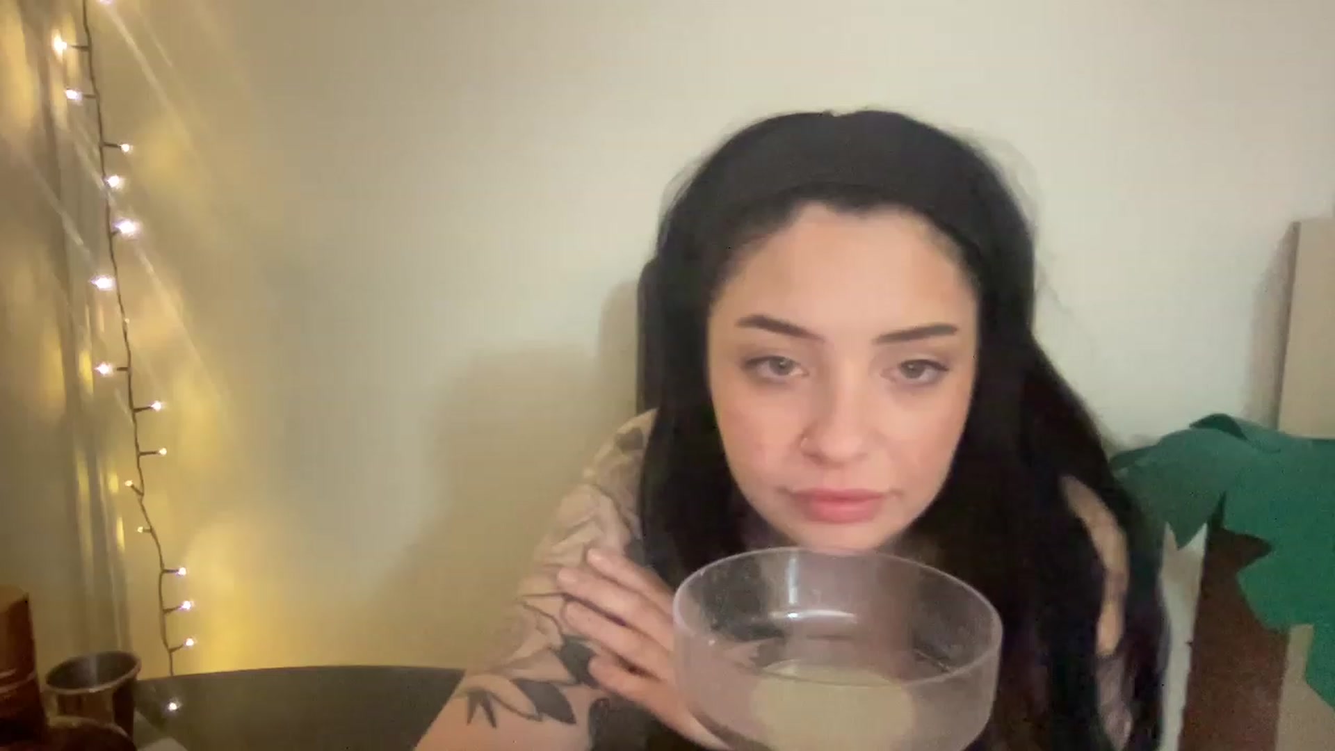 Gallery image thumbnail from lolalondon_'s myfreecams stream on, 06/17/2023, 02:02 image 14 of 20