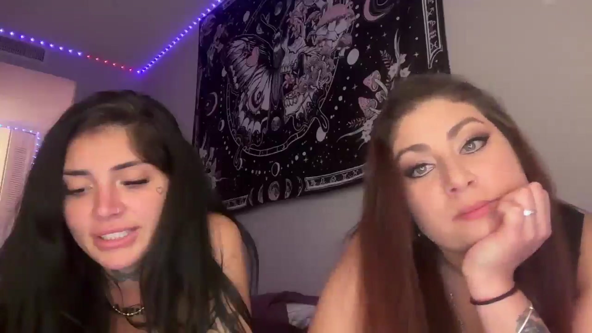 Gallery image thumbnail from lolalovezzxo's myfreecams stream on, 04/29/2026, 04:08 image 13 of 20