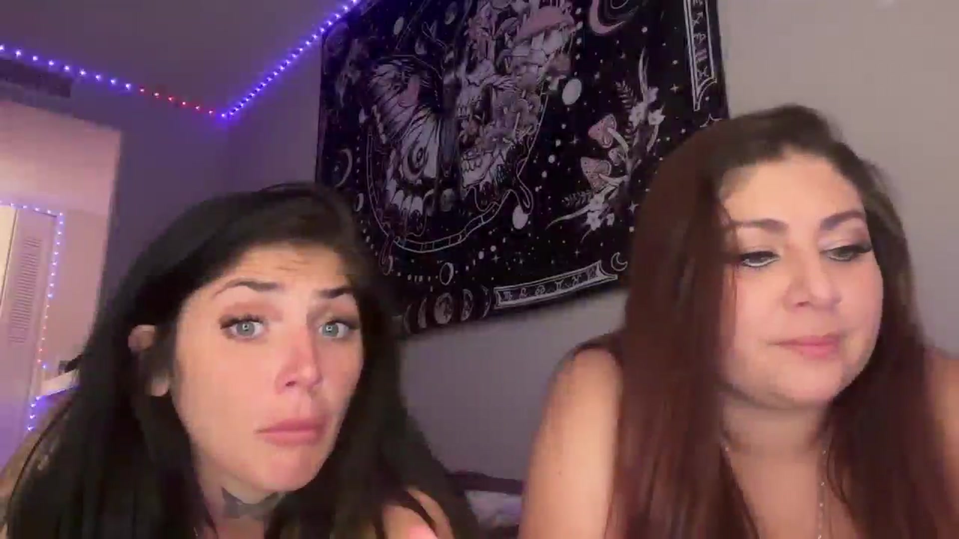 Gallery image thumbnail from lolalovezzxo's myfreecams stream on, 04/29/2026, 04:08 image 11 of 20