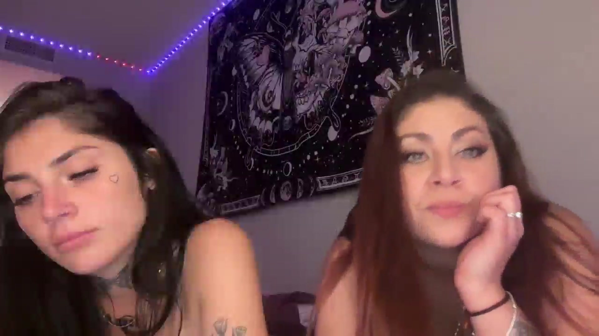 Gallery image thumbnail from lolalovezzxo's myfreecams stream on, 04/29/2026, 04:08 image 9 of 20