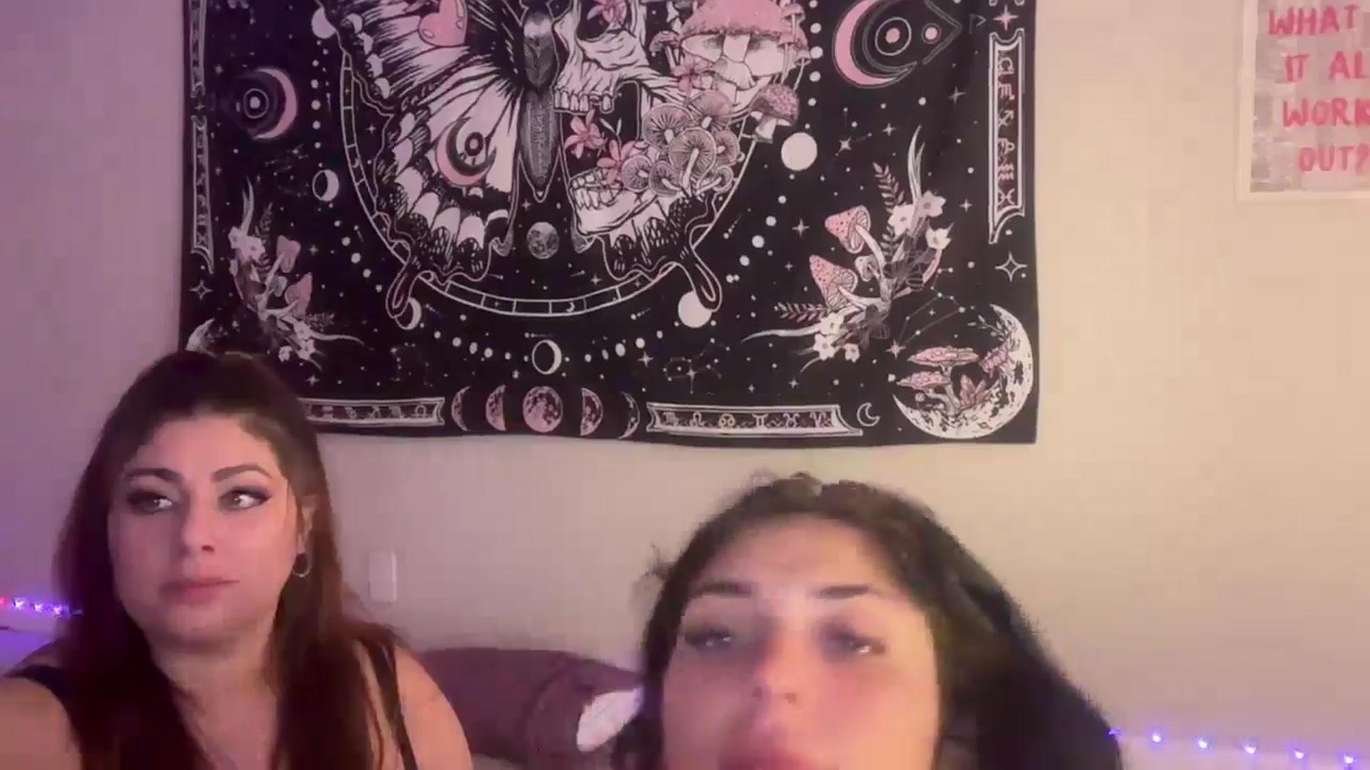 Gallery image thumbnail from lolalovezzxo's myfreecams stream on, 04/29/2026, 05:50 image 19 of 20