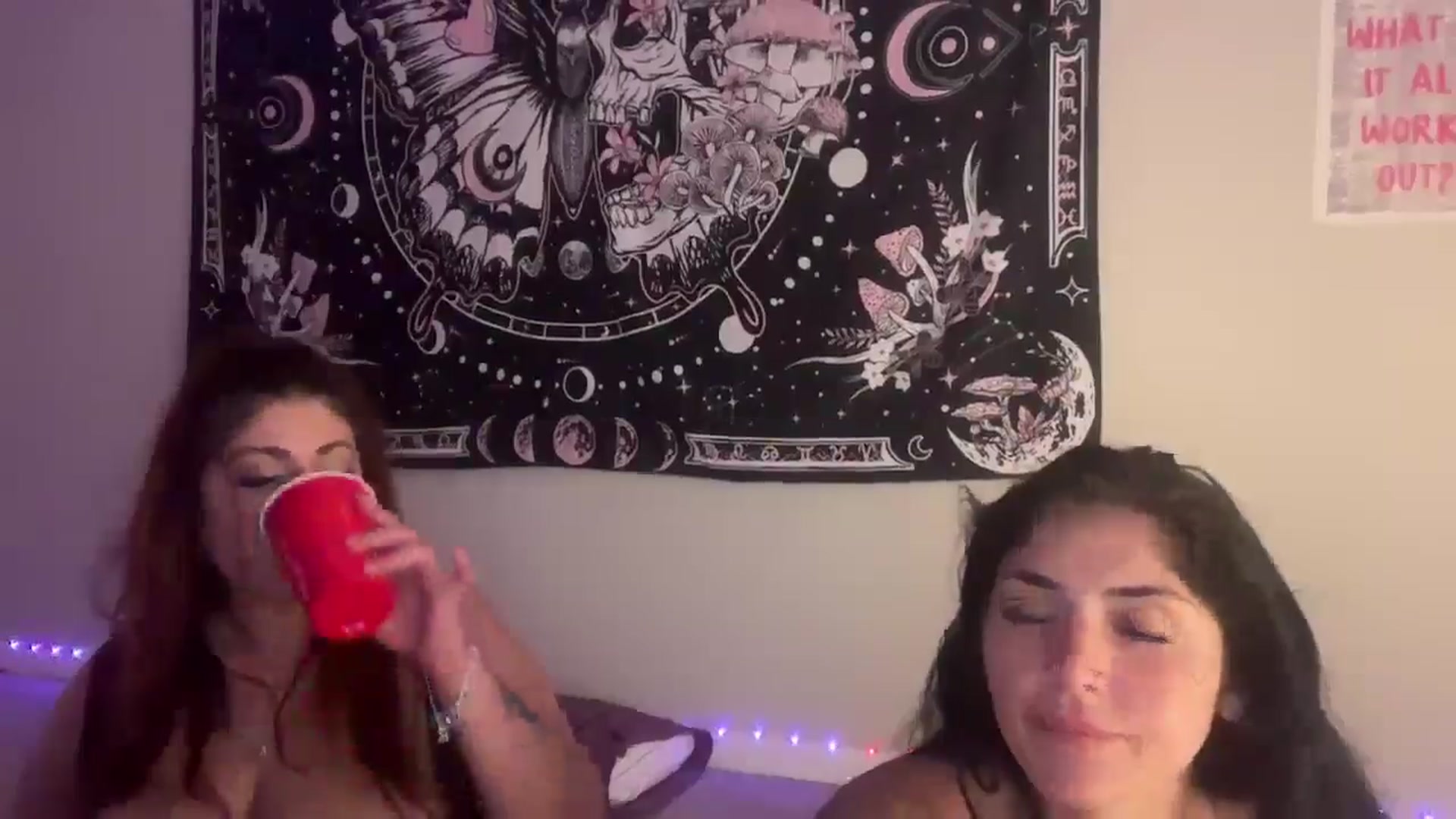 Gallery image thumbnail from lolalovezzxo's myfreecams stream on, 04/29/2026, 05:50 image 20 of 20