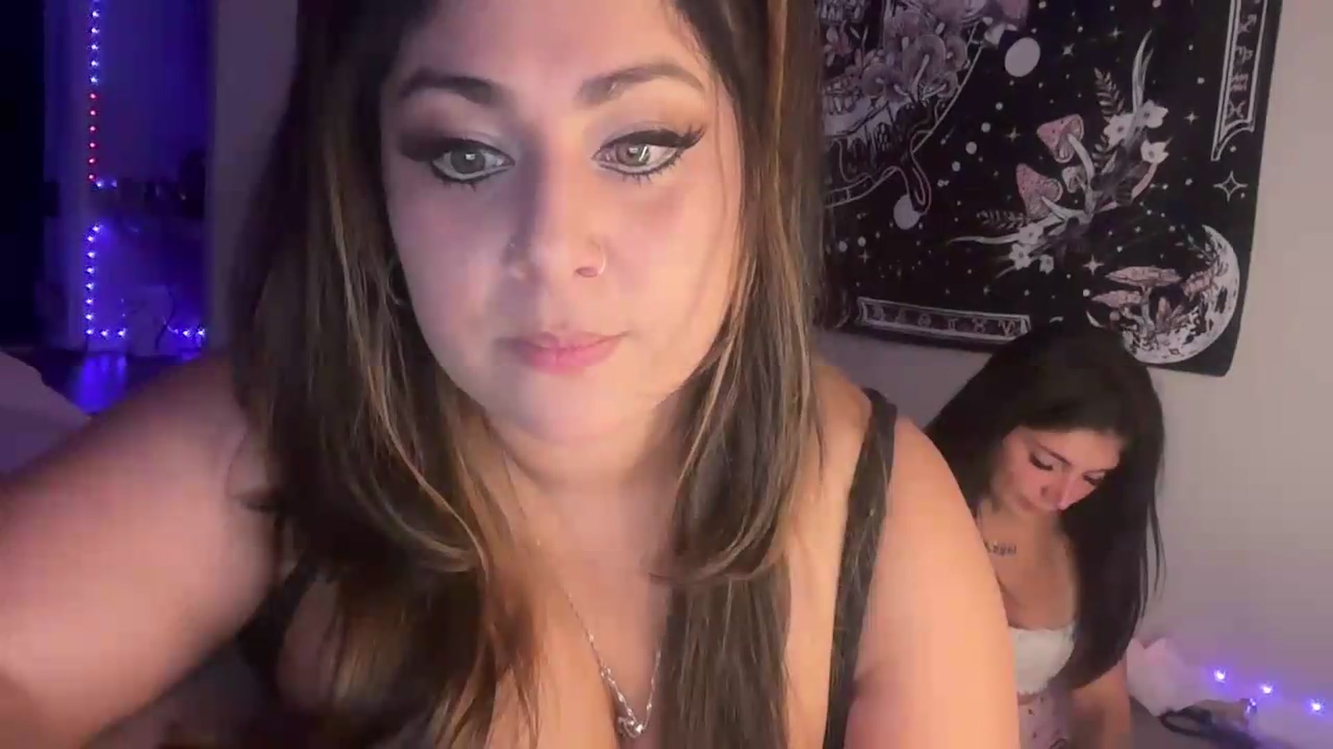 Gallery image thumbnail from lolalovezzxo's myfreecams stream on, 05/22/2026, 04:38 image 11 of 20